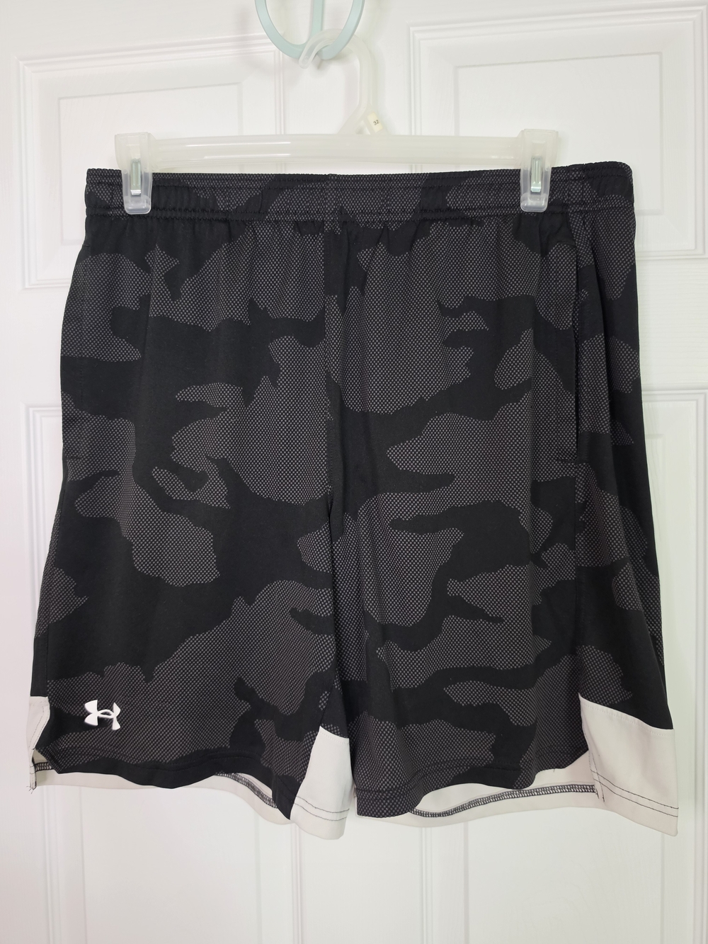 Under Armour Men’s Black & Gray Camo Athletic Shorts
